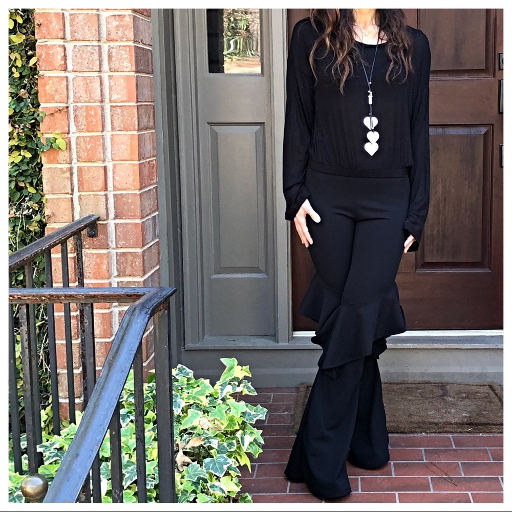 ♦️LAST ONE SALE♦️Black flair leg ruffle trim pants - Picture 3 of 8